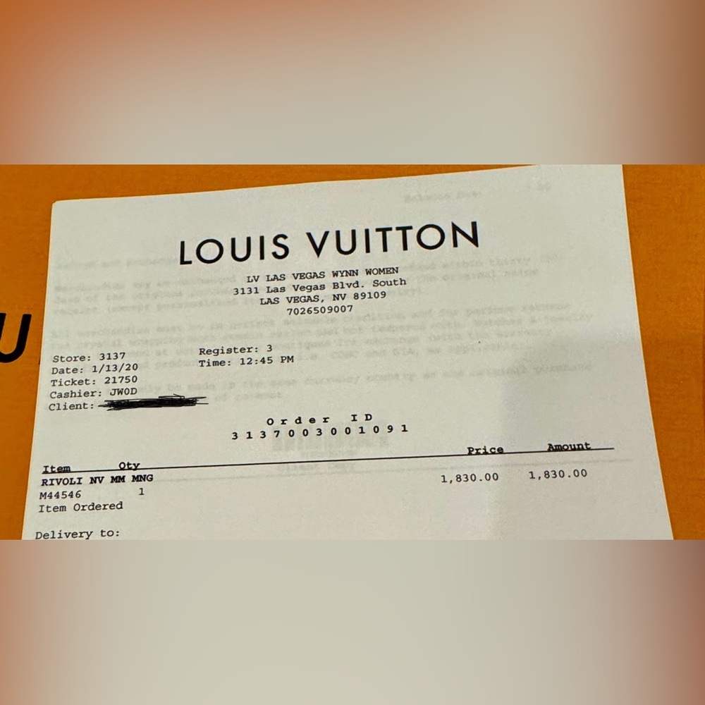 Louis Vuitton Rivoli NV MM - Picture 8 of 16